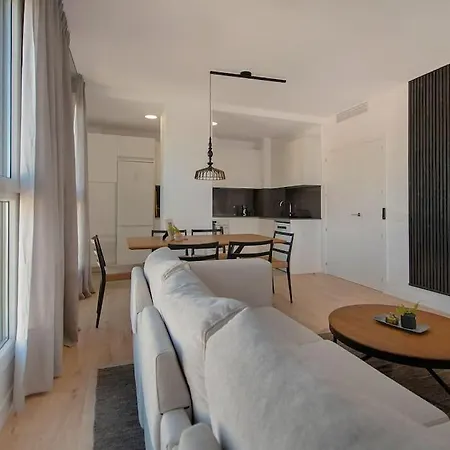 Apartamento Urban Jungle In Center, 18th Floor, Rooftop Pool, Free Parking Málaga