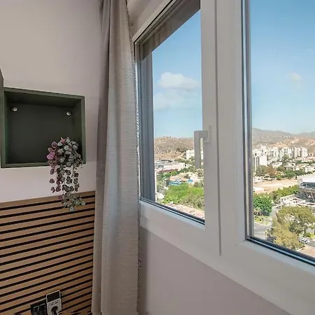 Urban Jungle In Center, 18th Floor, Rooftop Pool, Free Parking * Malaga