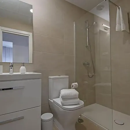 Apartment Urban Jungle In Center, 18th Floor, Rooftop Pool, Free Parking Malaga