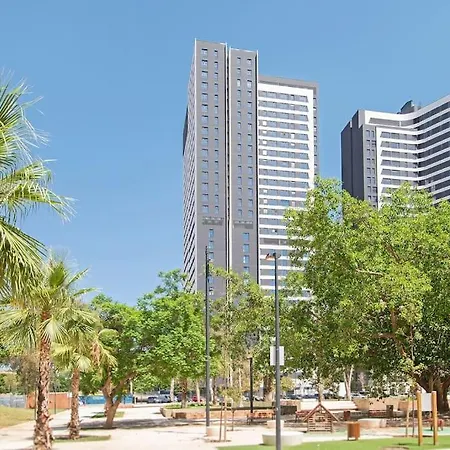 Apartment Urban Jungle In Center, 18th Floor, Rooftop Pool, Free Parking *