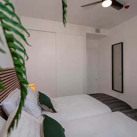 Urban Jungle In Center, 18th Floor, Rooftop Pool, Free Parking *