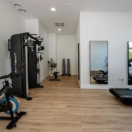 Apartment Urban Jungle In Center, 18th Floor, Rooftop Pool, Free Parking