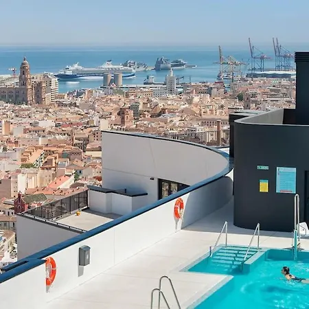 Apartment Urban Jungle In Center, 18th Floor, Rooftop Pool, Free Parking